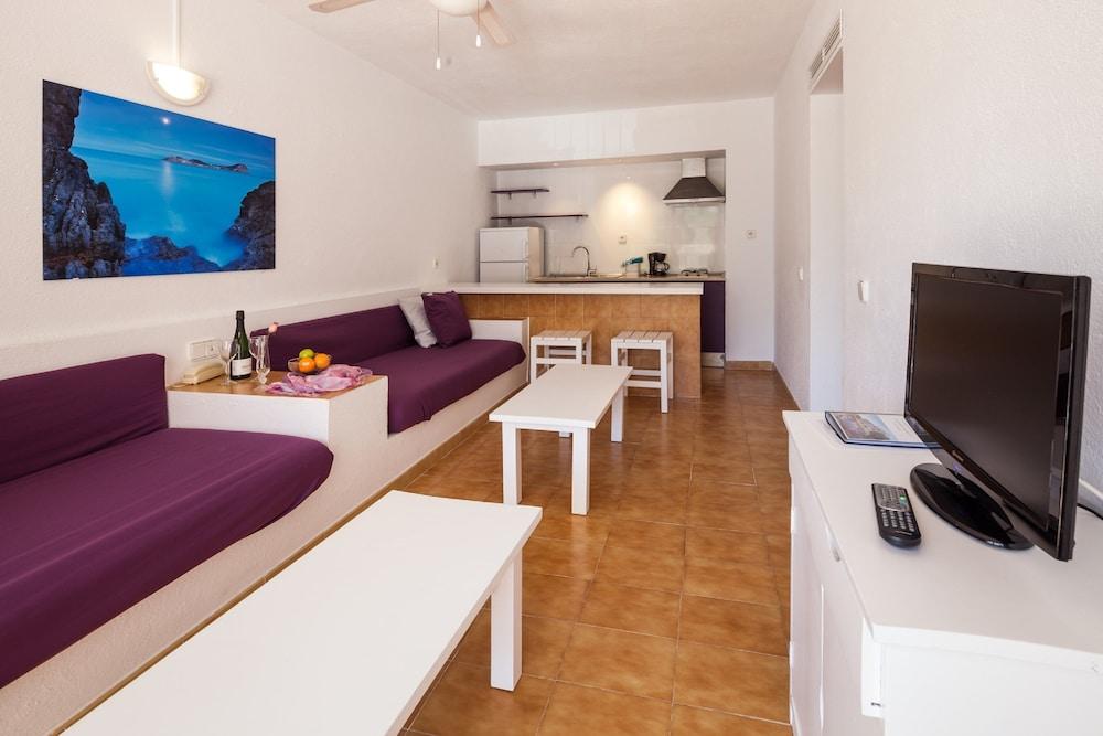 Fotos Hotel Apts. Puerto Cala Vadella
