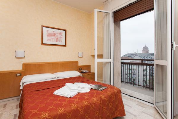 hotel Ih Argonnepark Milan