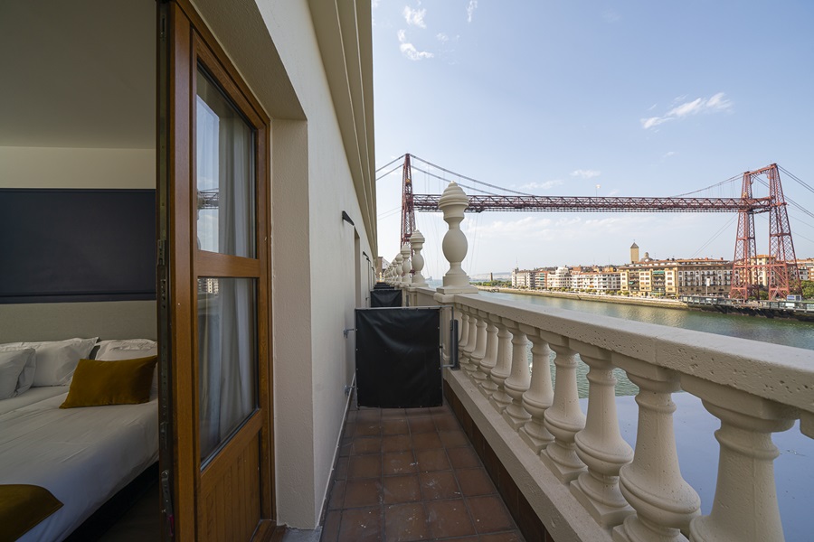 Fotos Hotel Husa Gran Hotel Puente Colgante