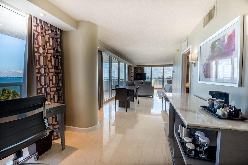 Fotos Hotel Doubletree By Hilton Grand Hotel Biscayne Bay