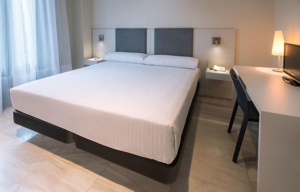 Fotos Hotel Hesperia Carlit-barcelona