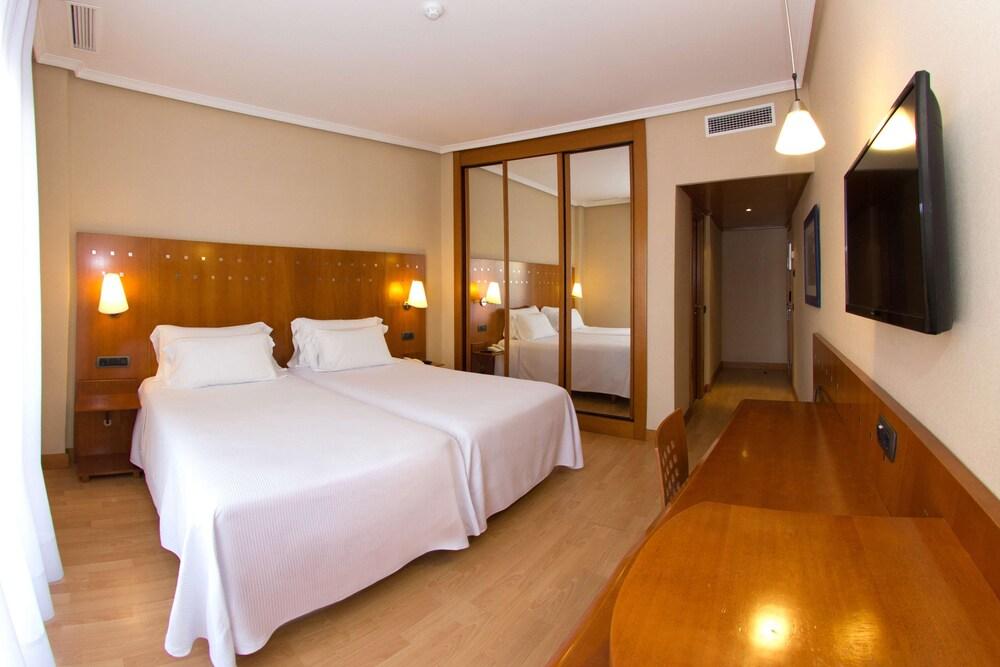 Fotos Hotel Nh San Pedro