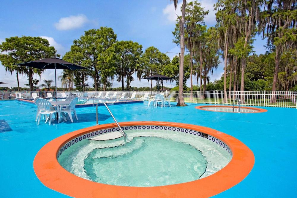 Fotos Hotel Howard Johnson By Wyndham Lake Front Parkkissimmee