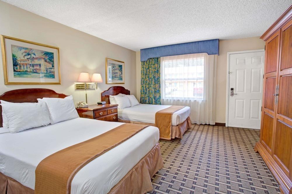 Fotos Hotel Howard Johnson By Wyndham Lake Front Parkkissimmee