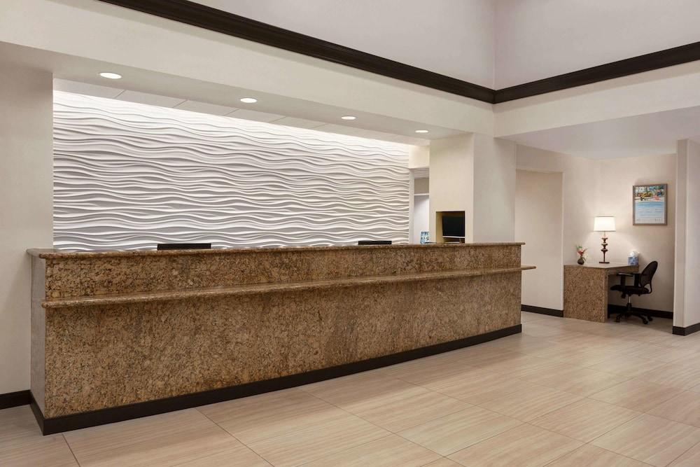 Fotos Hotel Ramada Suites Orlando Airport