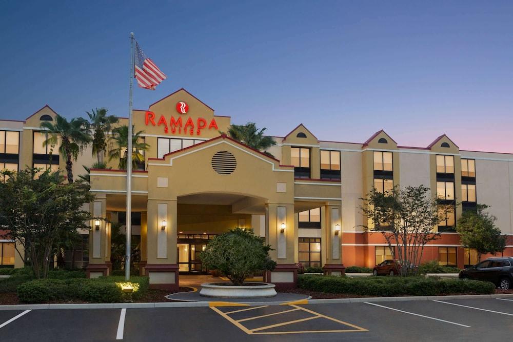 Fotos Hotel Ramada Suites Orlando Airport