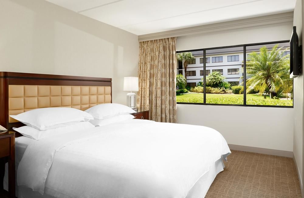 Fotos Hotel Sheraton Suites Airport