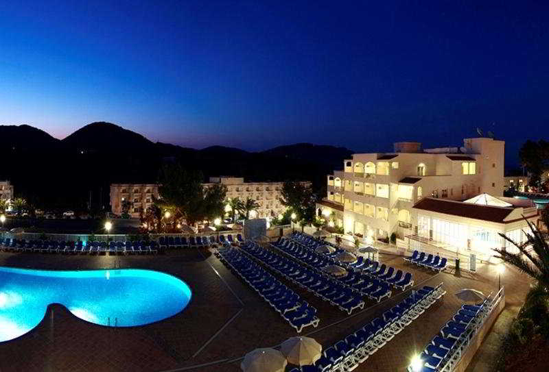 HOTEL INVISA HOTEL CLUB CALA BLANCA es Figueral - Ibiza