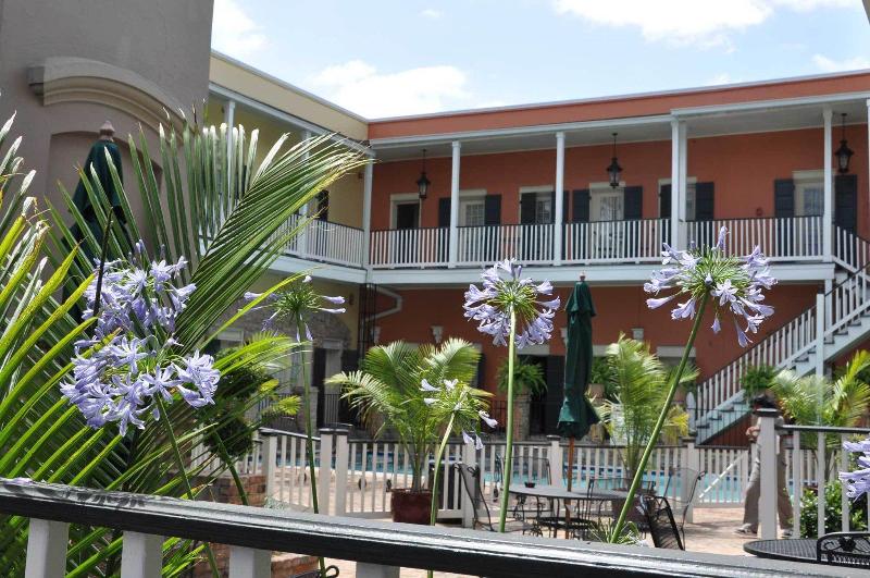 hostal French Quarter Courtyard