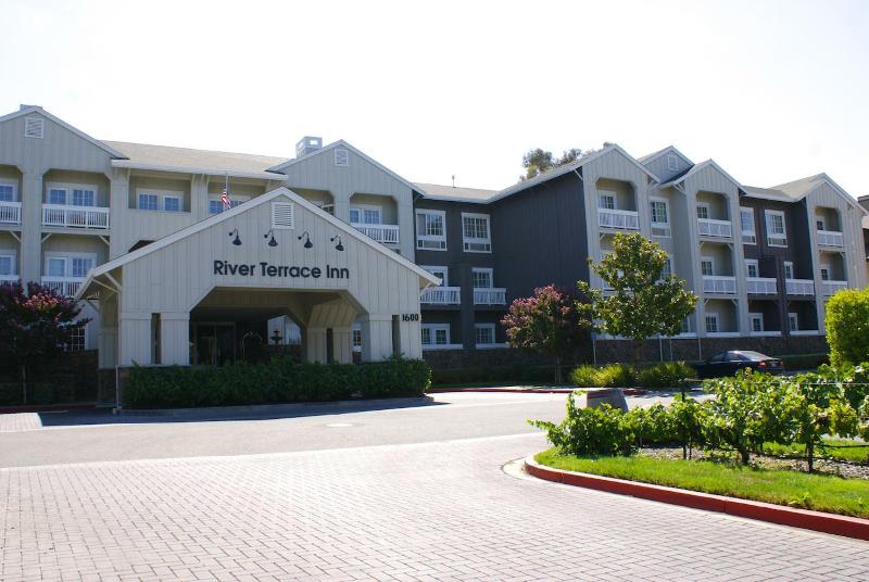 hotel River Terrace Inn
