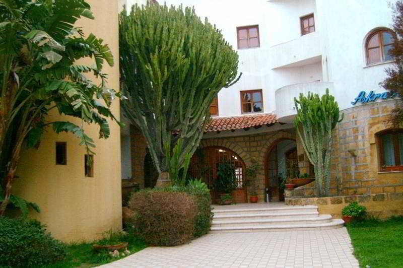 hotel Akrabello