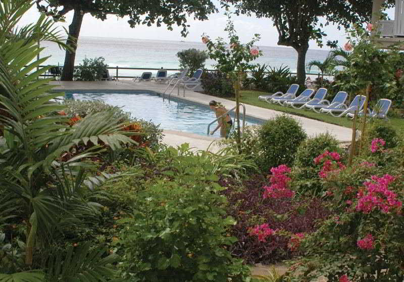 hostal Allamanda Beach