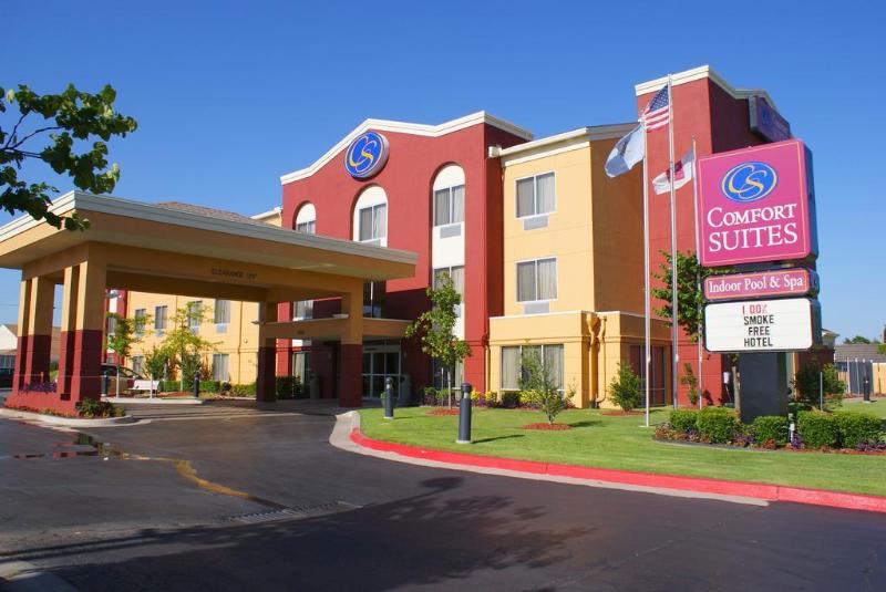 hotel Comfort Suites Central/i-44