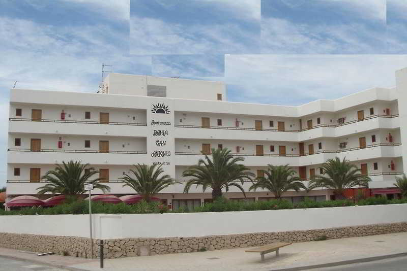 apartamentos Bahia De San Antonio