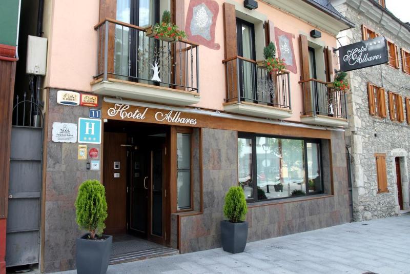 hotel Albares