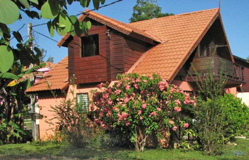 hostal Firefly Beach Cottages