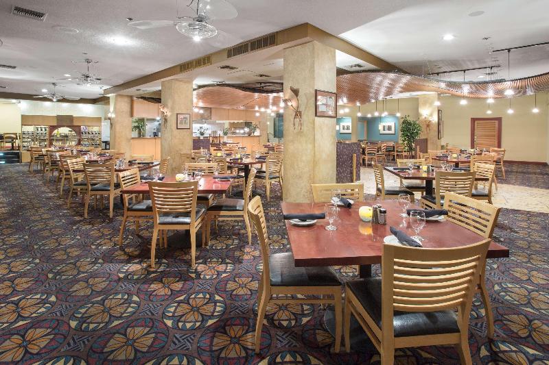hotel Embassy Suites Phoenix Biltmore