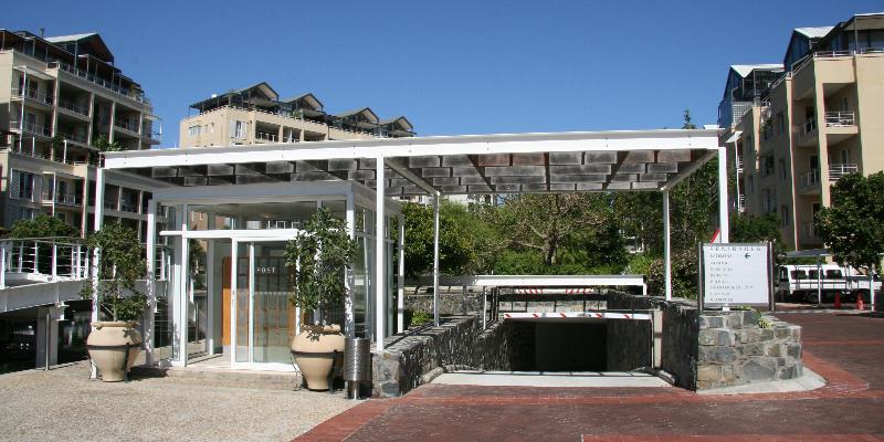 hotel Waterfront Village