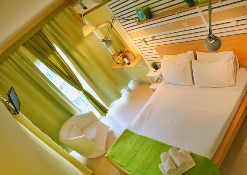 hotel Saronis
