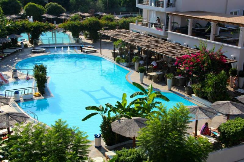 hotel Peridis Family Resort
