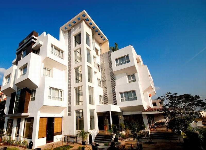 hotel Lily Sarovar Portico