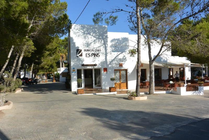 apartamentos Bungalows Es Pins