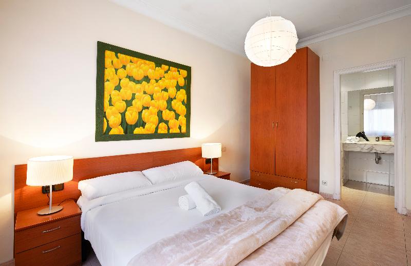 hotel Ainb Diagonal Francesc Maci Apartments