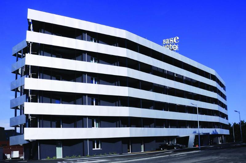 hotel Base Hotel To Stay