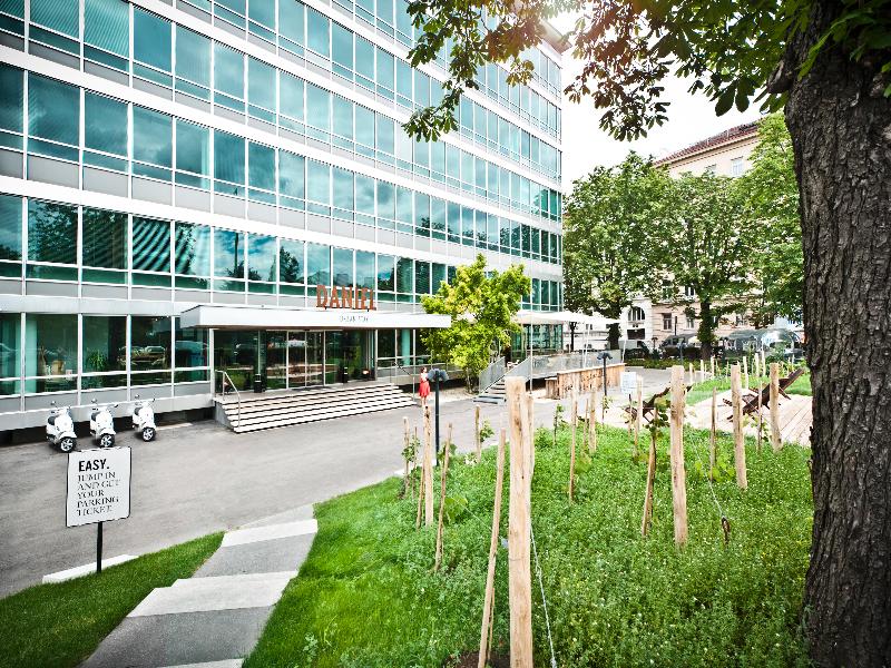 pendiente de categoria Daniel Vienna Hotel