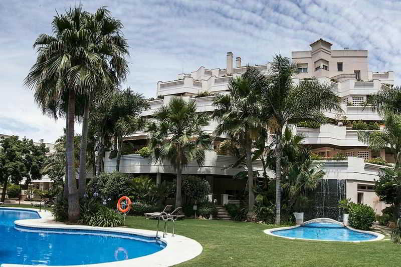 apartamentos Fuente Aloha