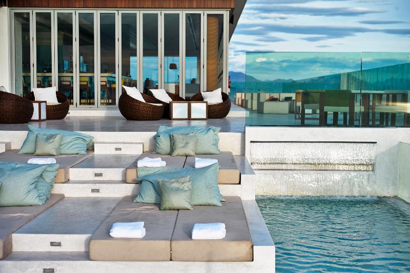 hotel A La Carte Danang Beach