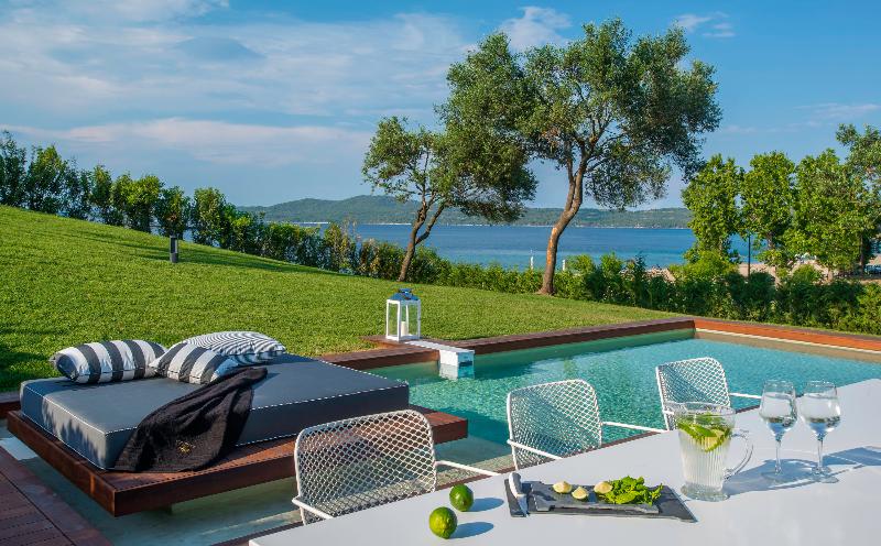 apartamentos Avaton Luxury Villas Resort