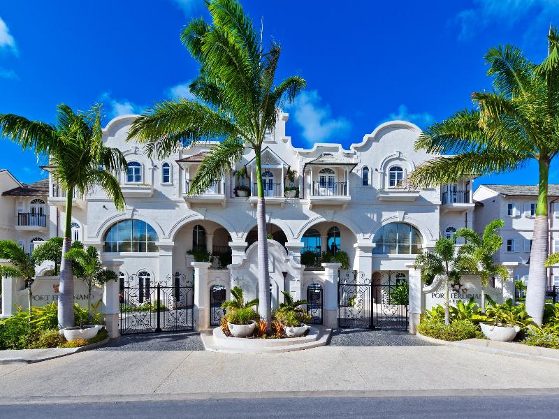 hotel Port Ferdinand Marina And Luxury Residences