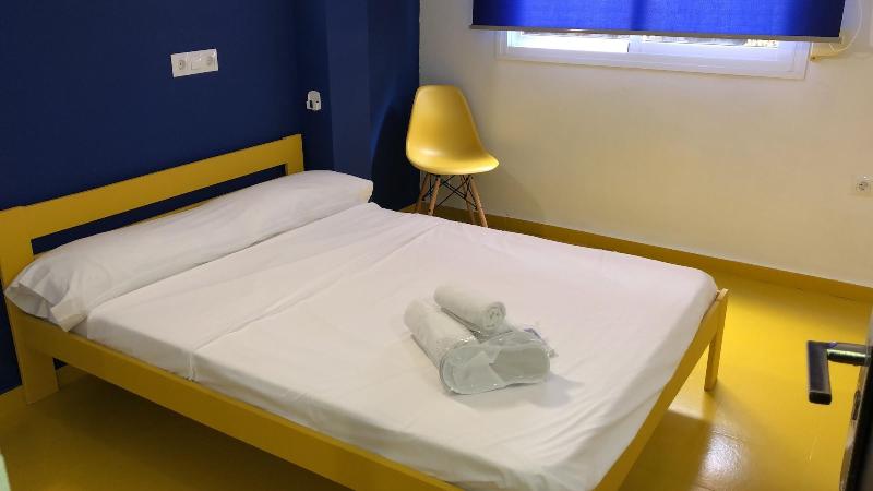 hostal Click & Room